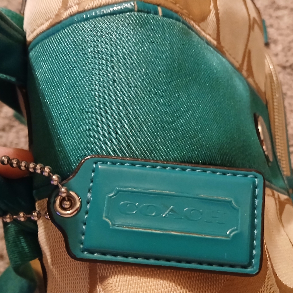 🎒 Coach Signature Drawstring Backpack F21928 – Khaki & Teal - Picture 3 of 8